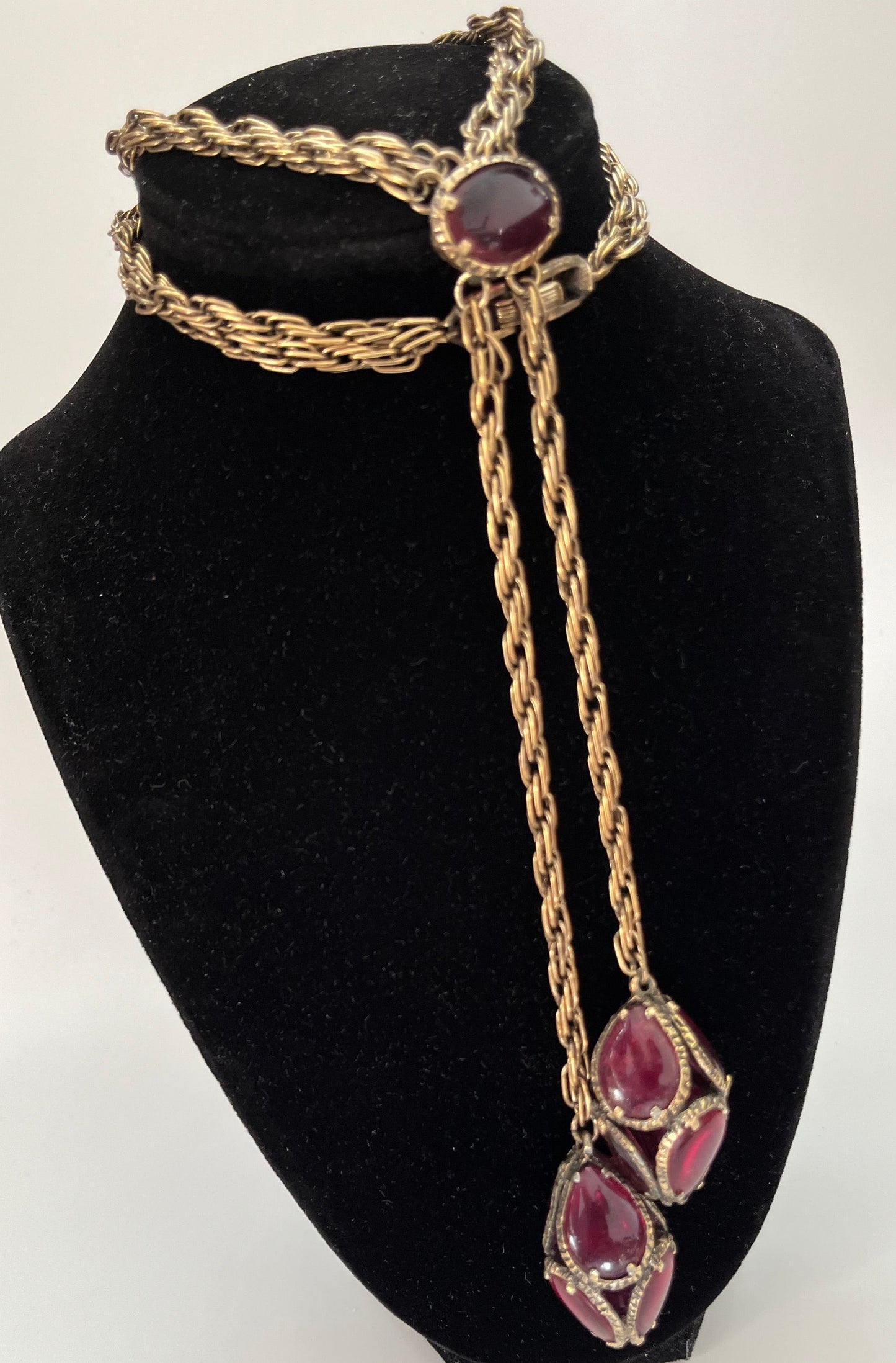 Vintage Trifari necklace powder glass "Renaissance" 1964