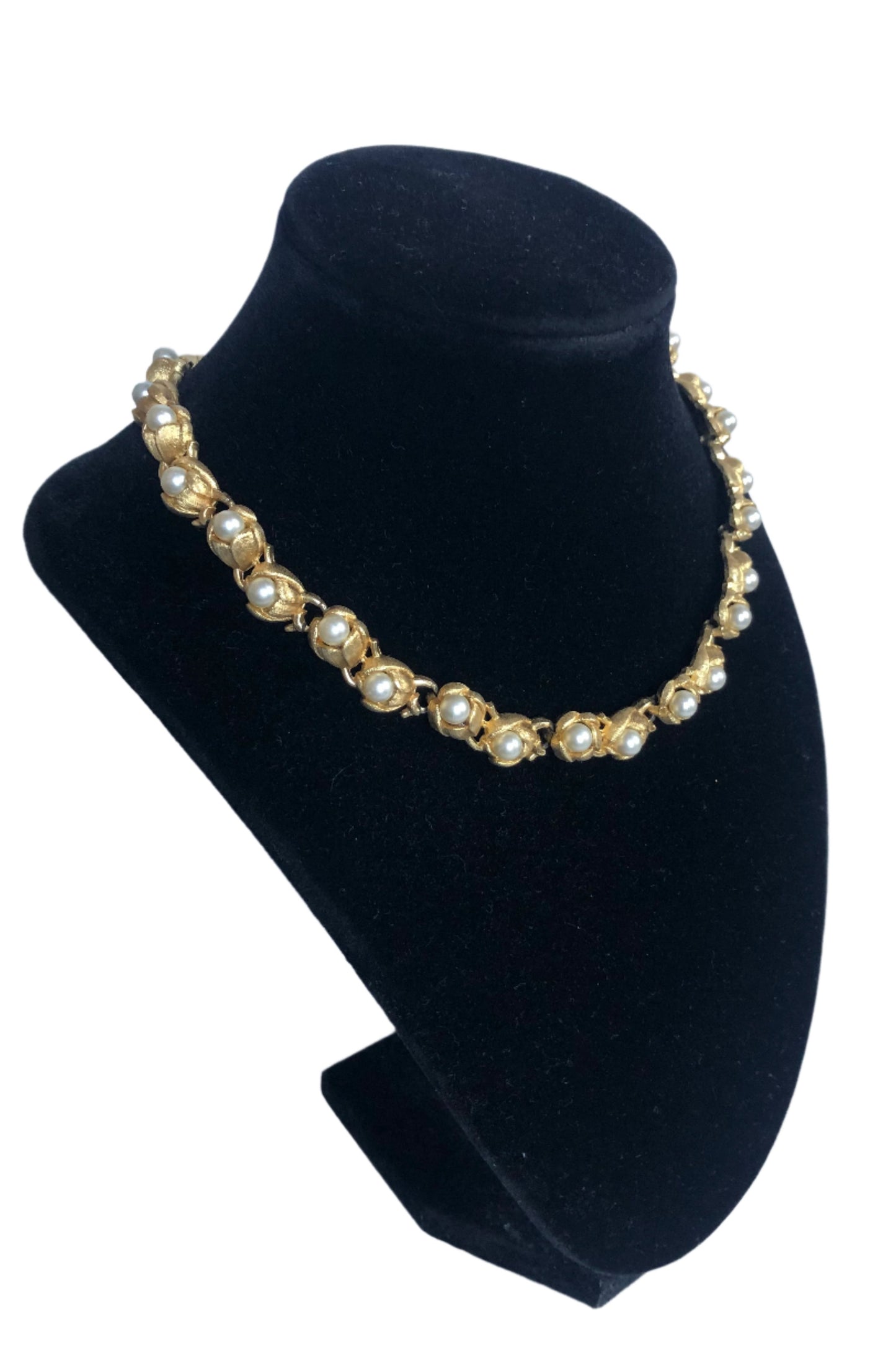 Vintage Trifari necklace pearl beads gold tone flower links