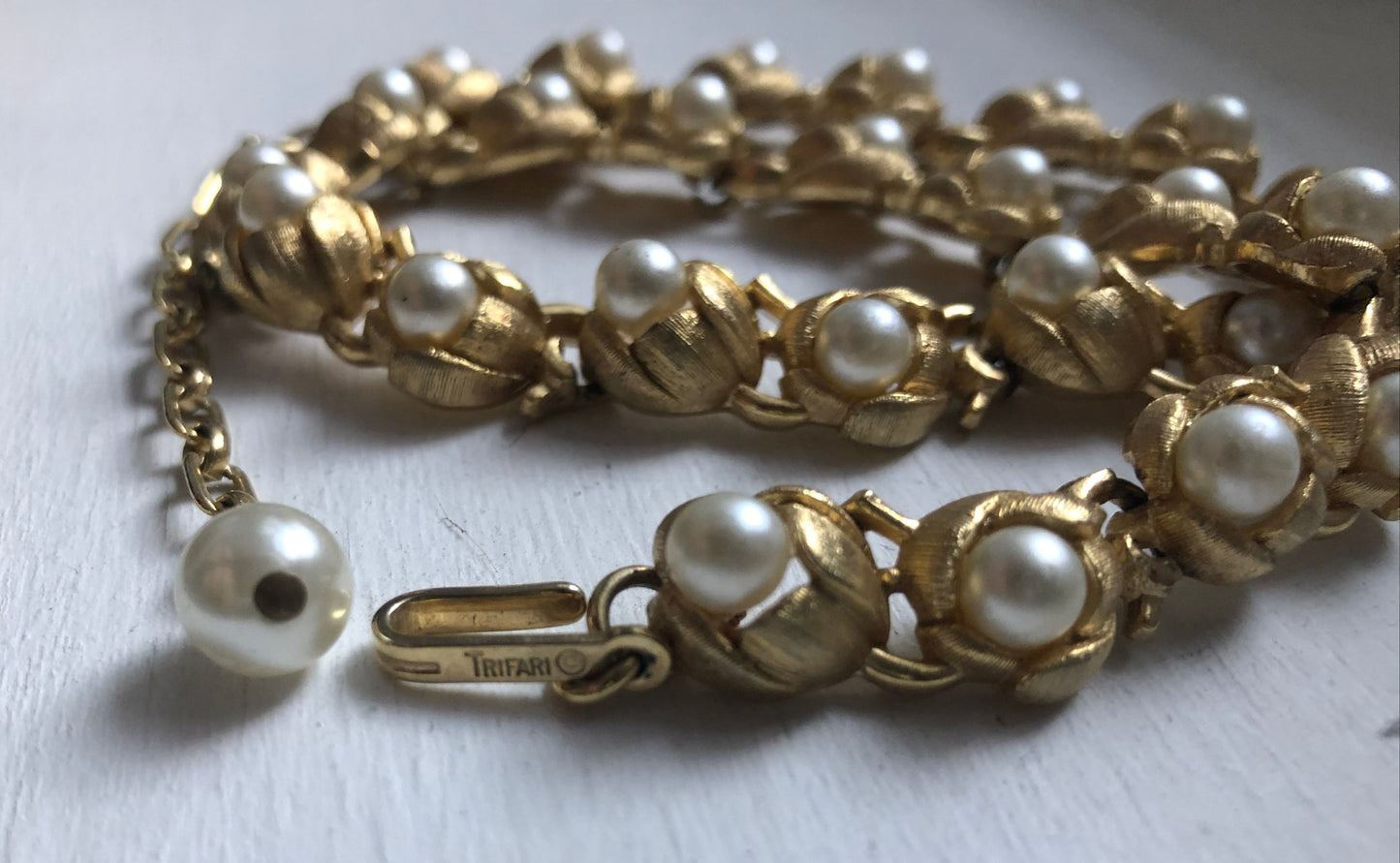 Vintage Trifari necklace pearl beads gold tone flower links