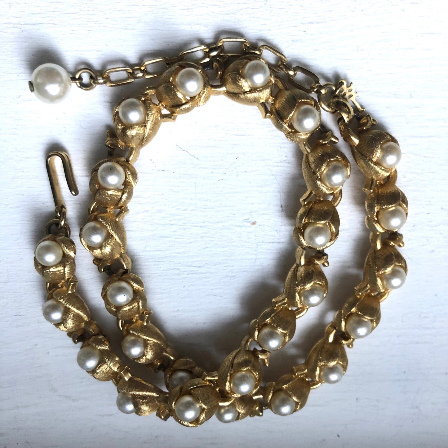 Vintage Trifari necklace pearl beads gold tone flower links