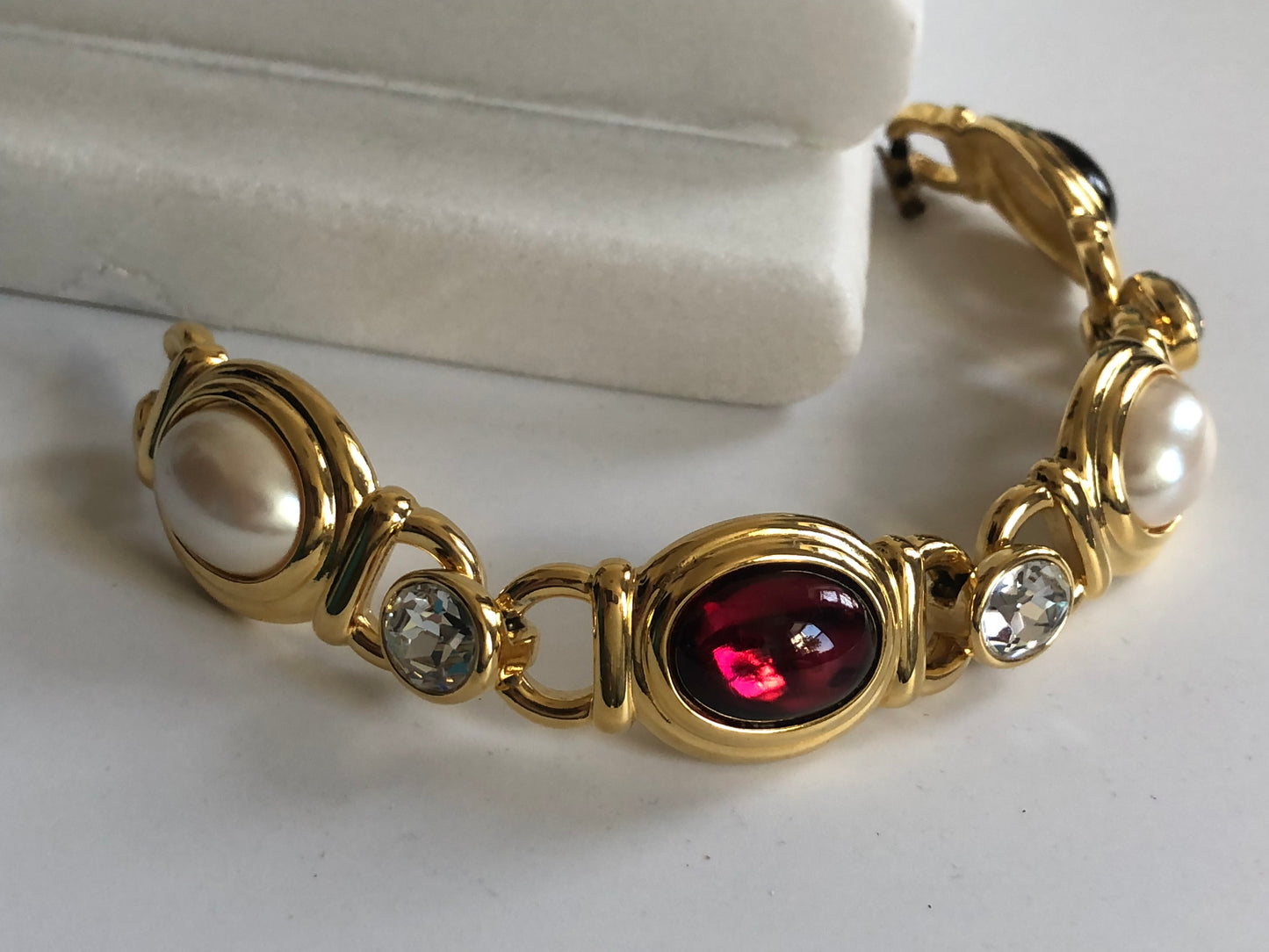 Vintage Monet bracelet Gripoix style gold tone