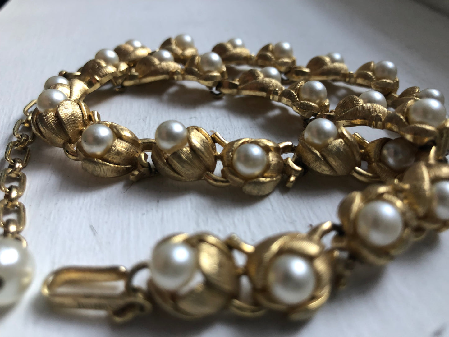 Vintage Trifari necklace pearl beads gold tone flower links