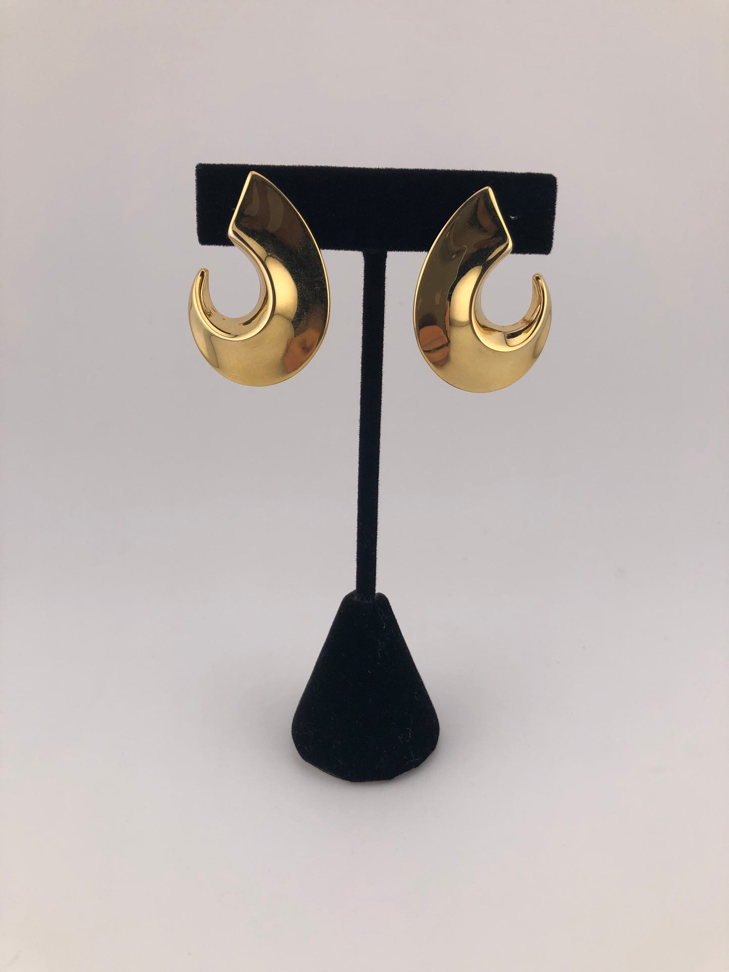 Vintage NAPIER earrings gold tone swirl