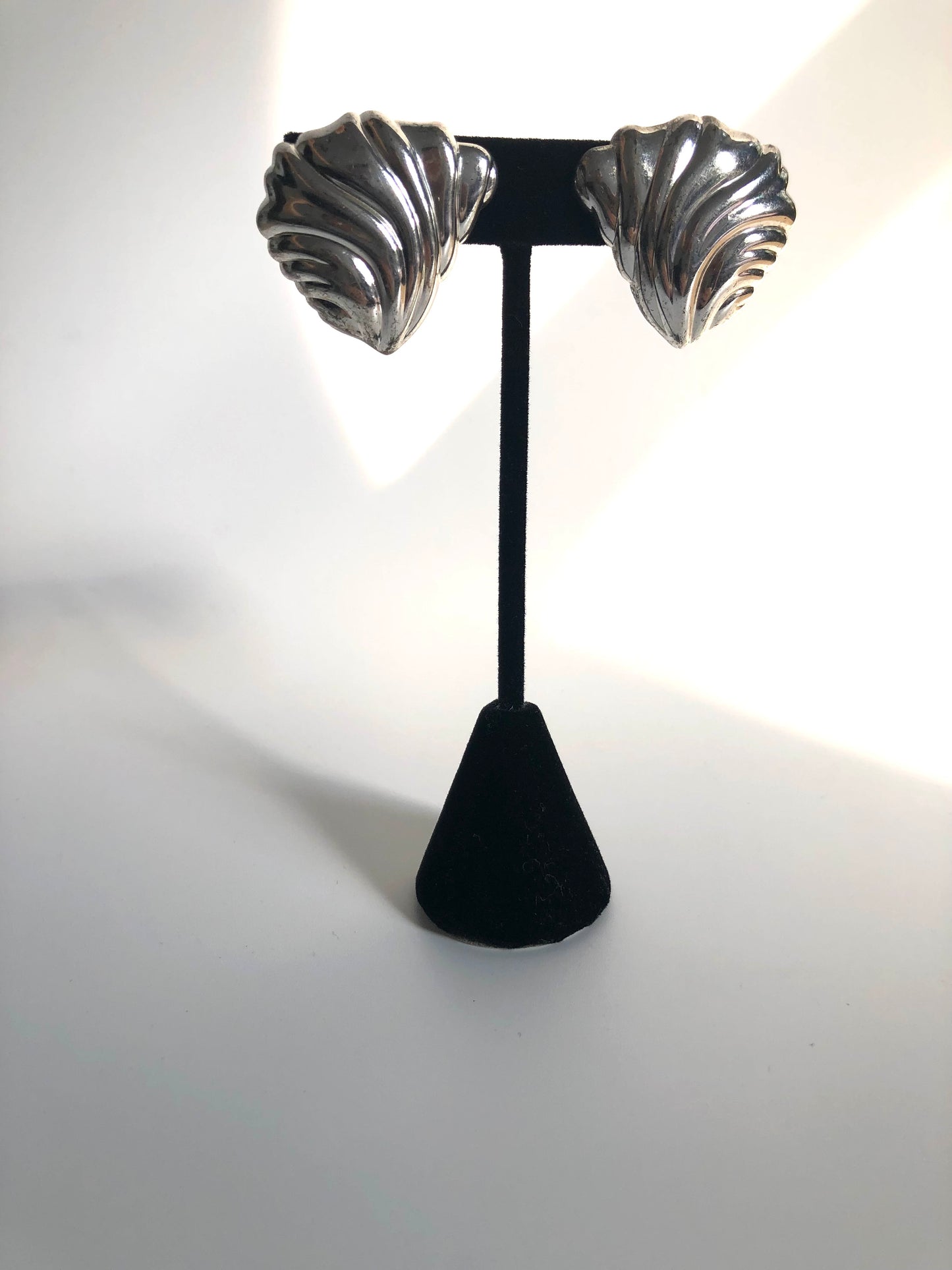 Vintage Chr. Dior earrings clip on shell silver plated