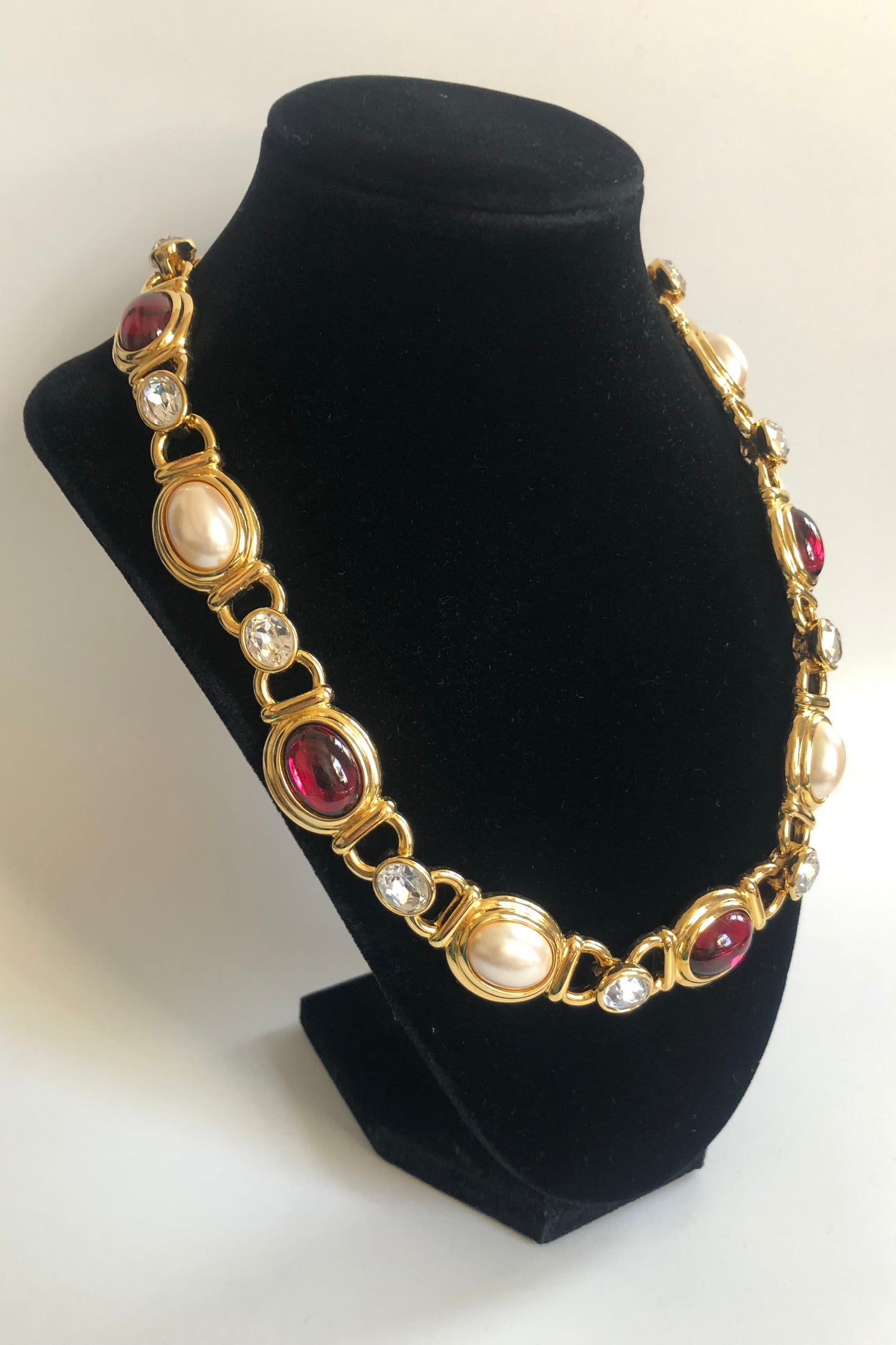 Vintage Monet necklace large cabochon Gripoix style pear gold tone