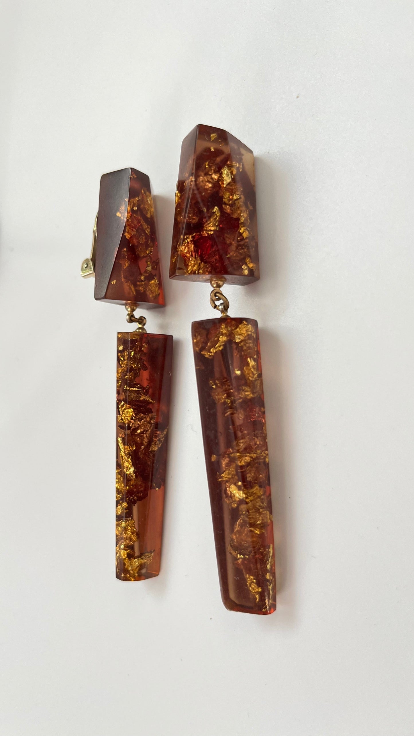 Vintage earrings clip on confetti lucite dangle