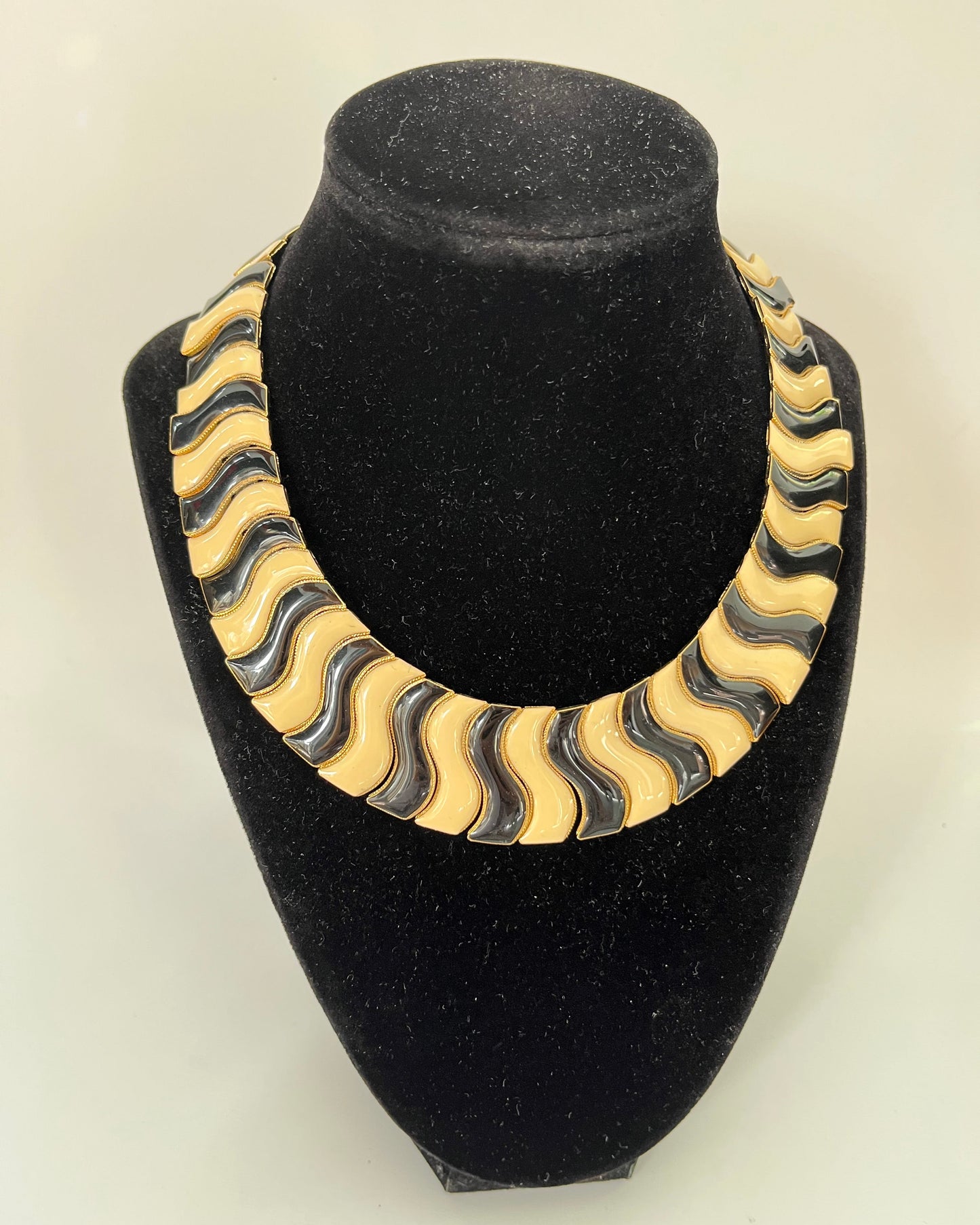 Vintage Les Bernard necklace collar enamel