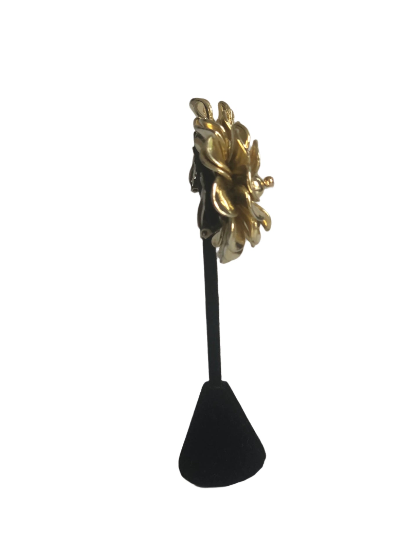vintage earrings clip on flower gold tone plastic
