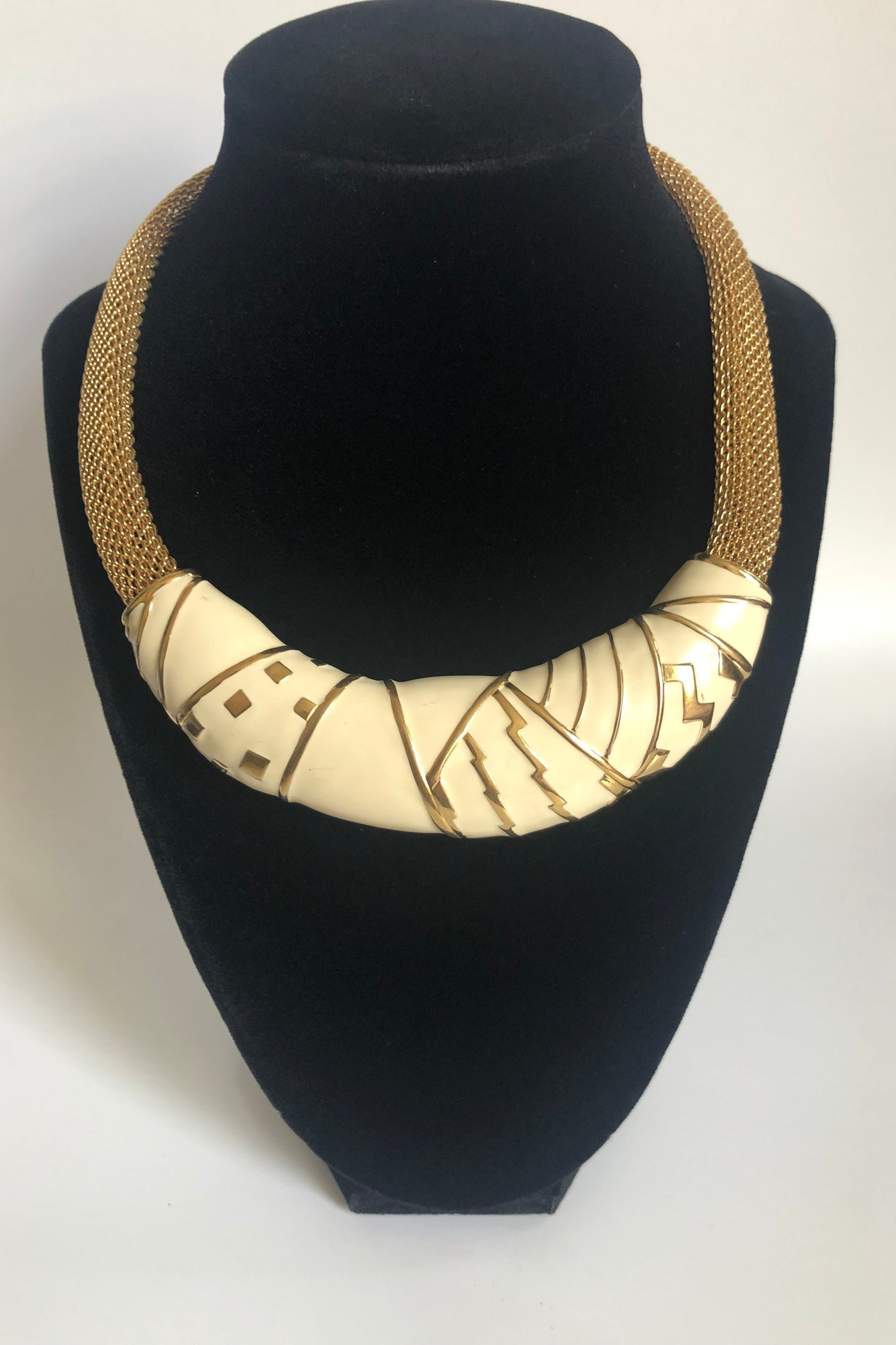 Vintage MONET necklace collar enamel metal mesh