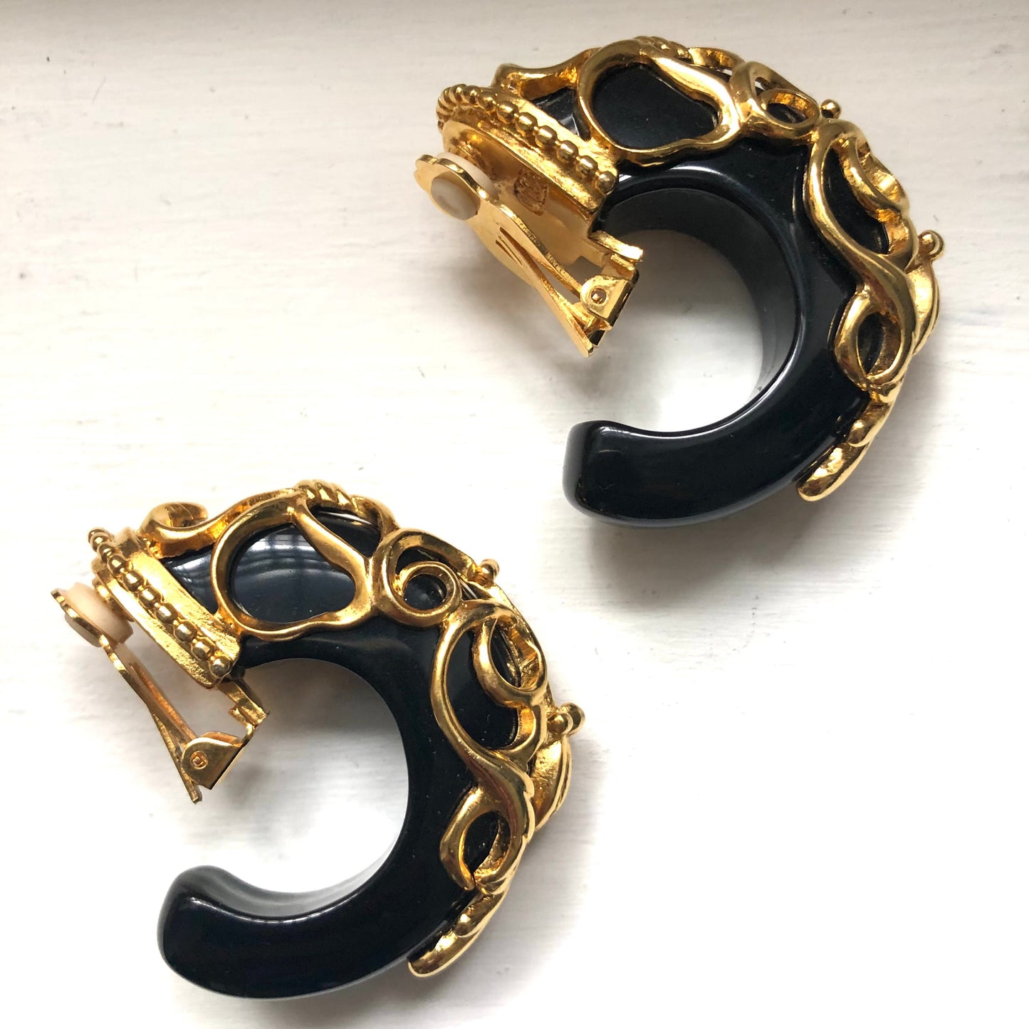 Vintage erwin pearl earrings clip on chunky large half hoop