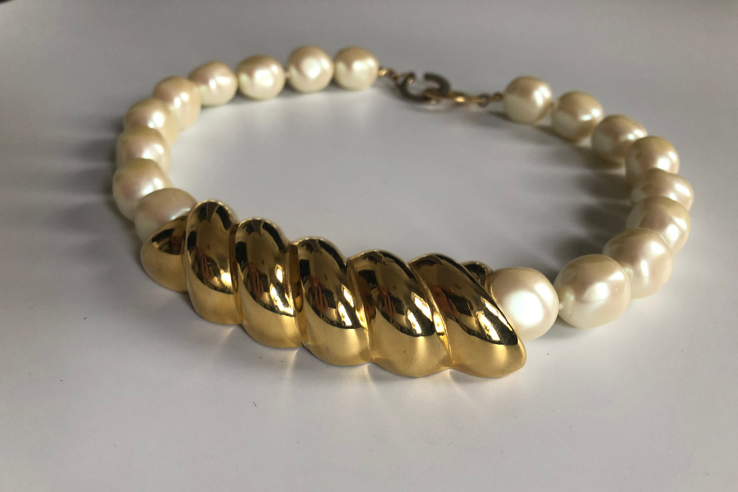 Vintage Les Bernard necklace pearl simulate beads swirl part