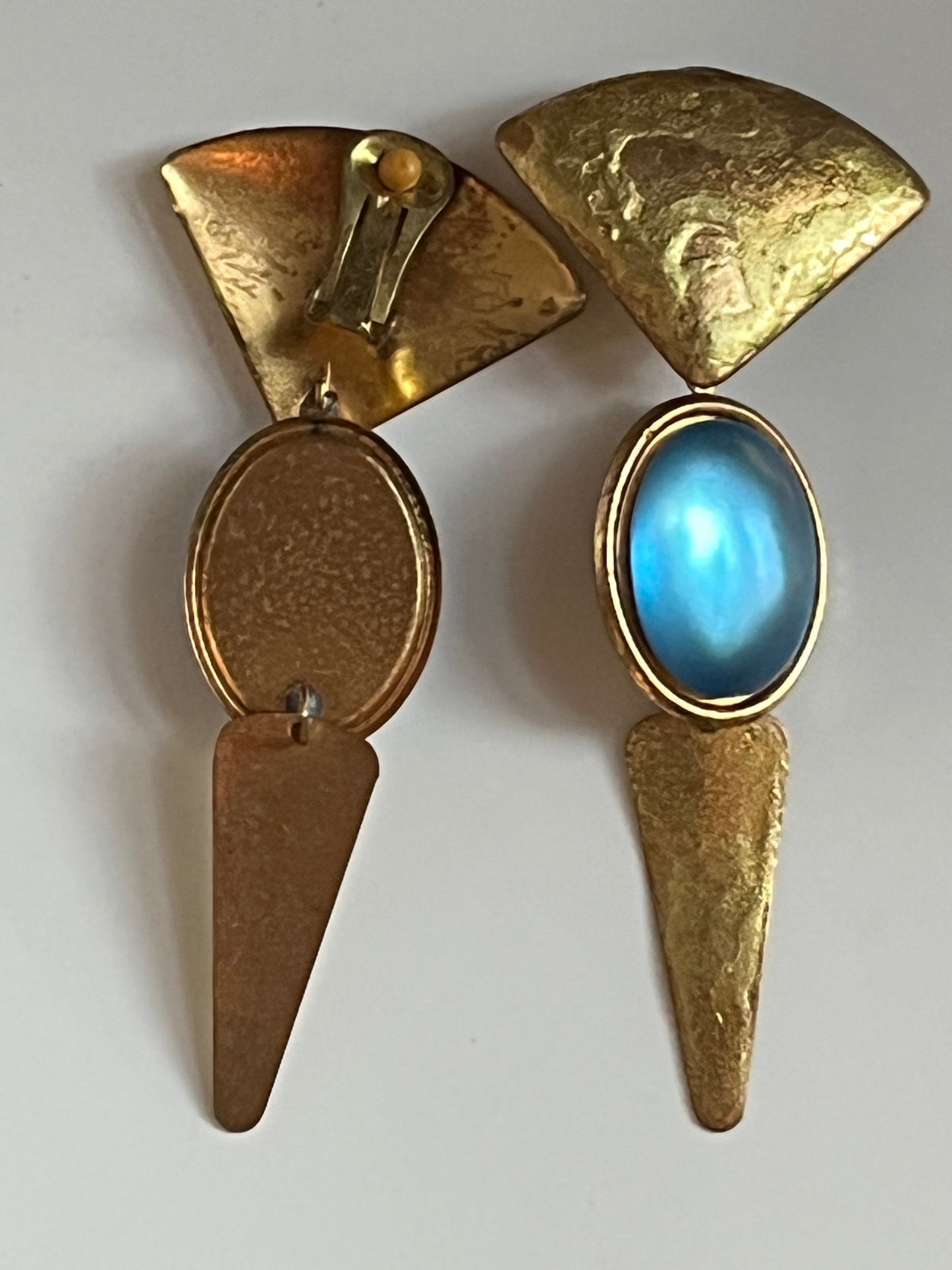 Vintage earrings clip on dangle blue lucite cabochon