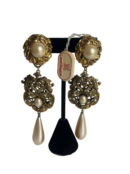 Vintage Laura Biagiotti earrings clip on dangle