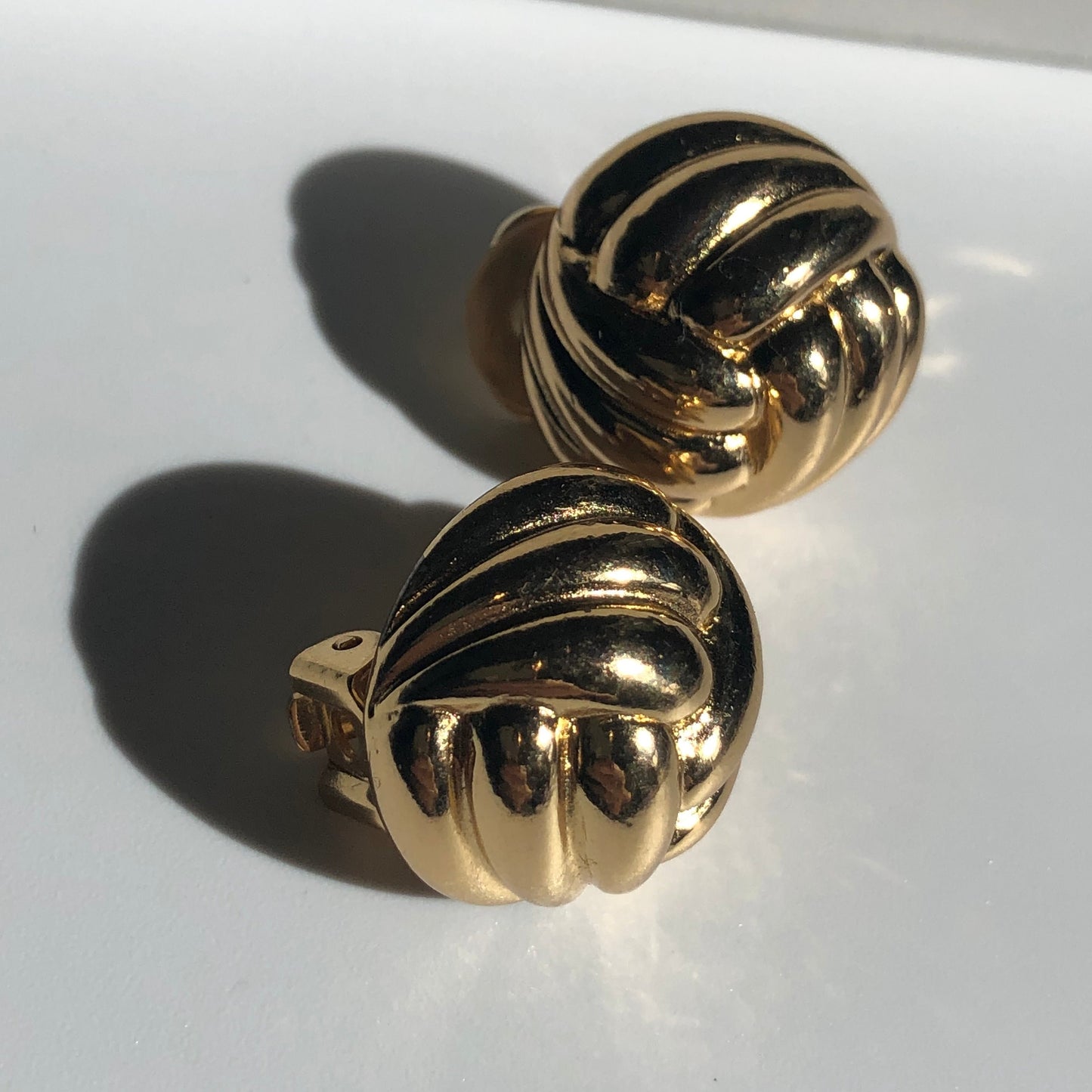 Vintage Chr. DIOR earrings clip on buttons gold plated