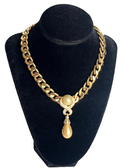 Vintage VogueBijoux  necklace dangle pearl bead