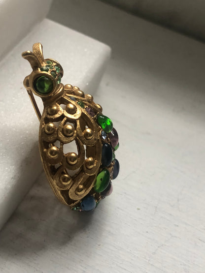 Vintage Oscar de La Renta brooch pin bug bee insect cabochon