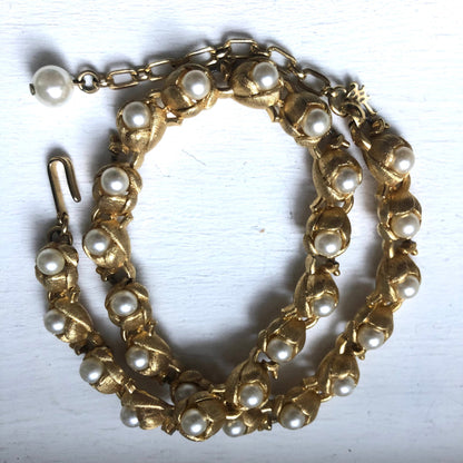 Vintage Trifari necklace pearl beads gold tone flower links