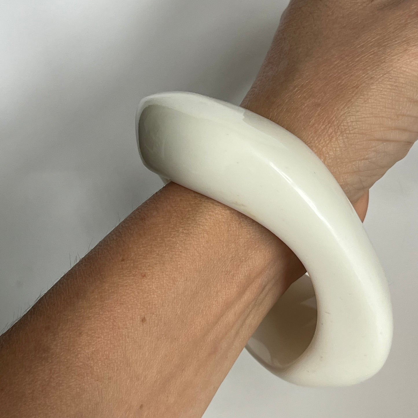 Vintage bracelet chunky plastic white 1980’s