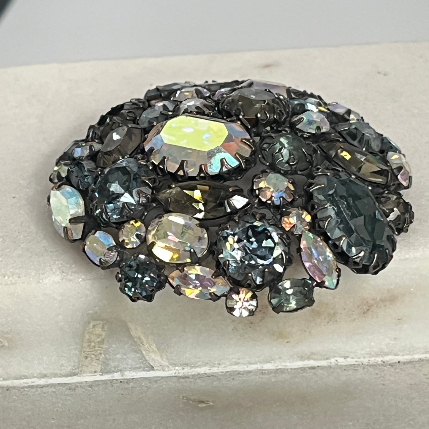 Vintage Schreiner brooch ab crystal topaz rhinestones 1960's