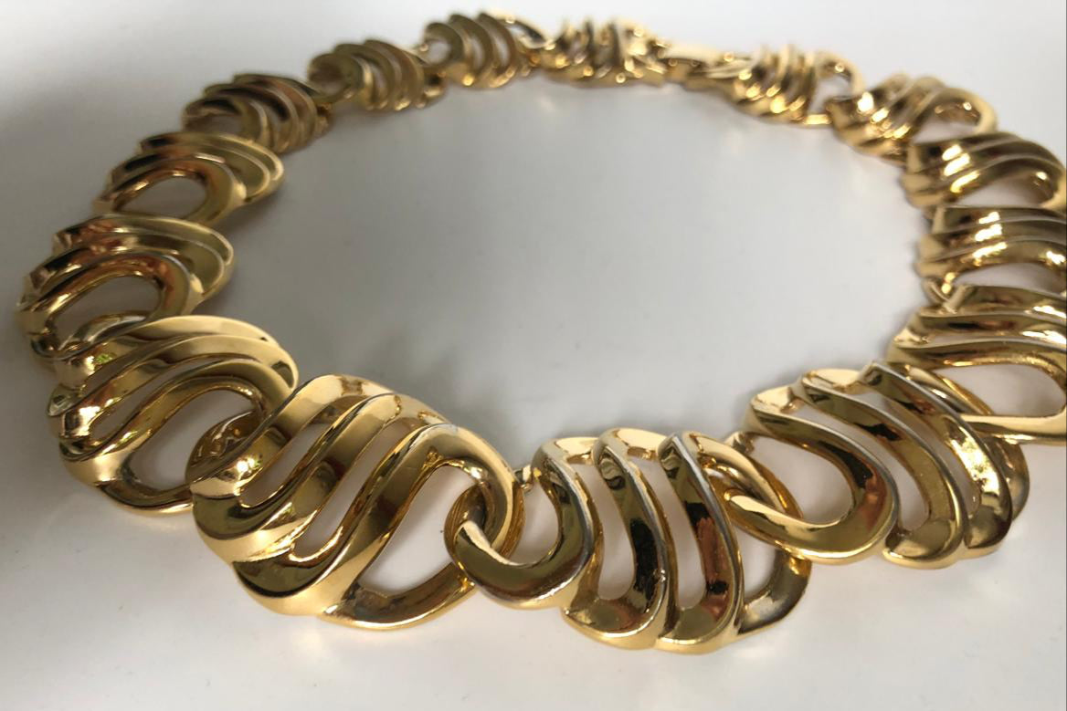 GIVENCHY necklace collar chunky swirl link gold tone