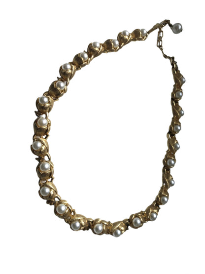 Vintage Trifari necklace pearl beads gold tone flower links