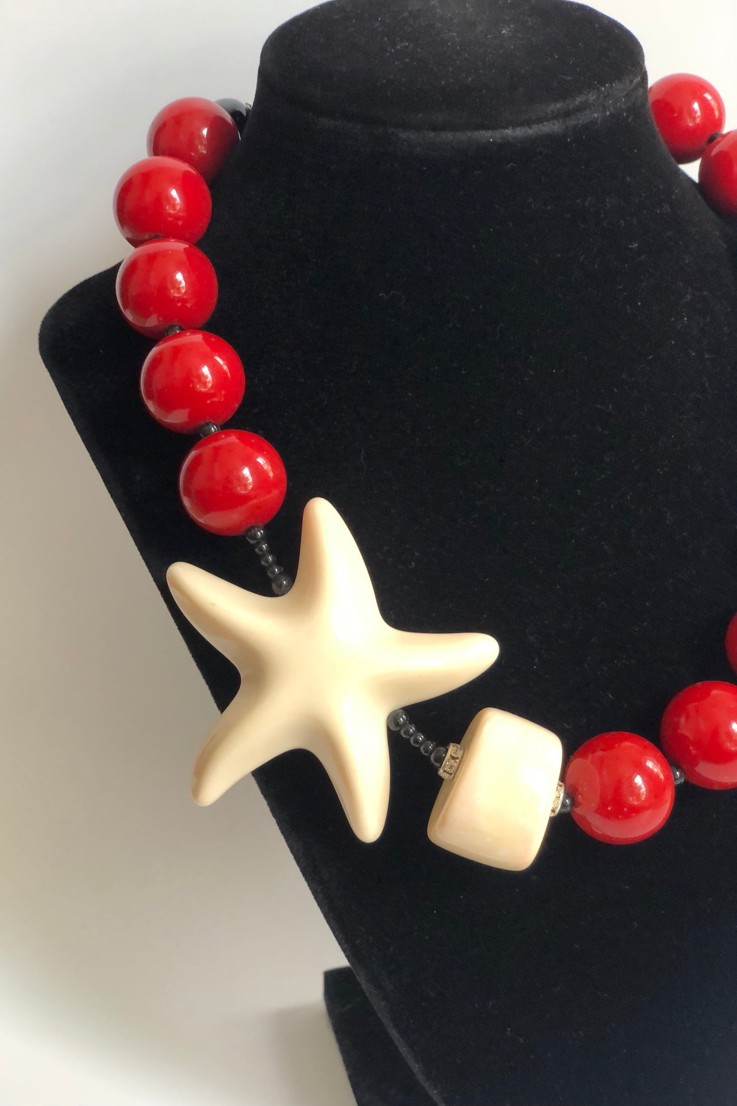 Angela Caputi necklace large red beads resin plastic starfish Italy
