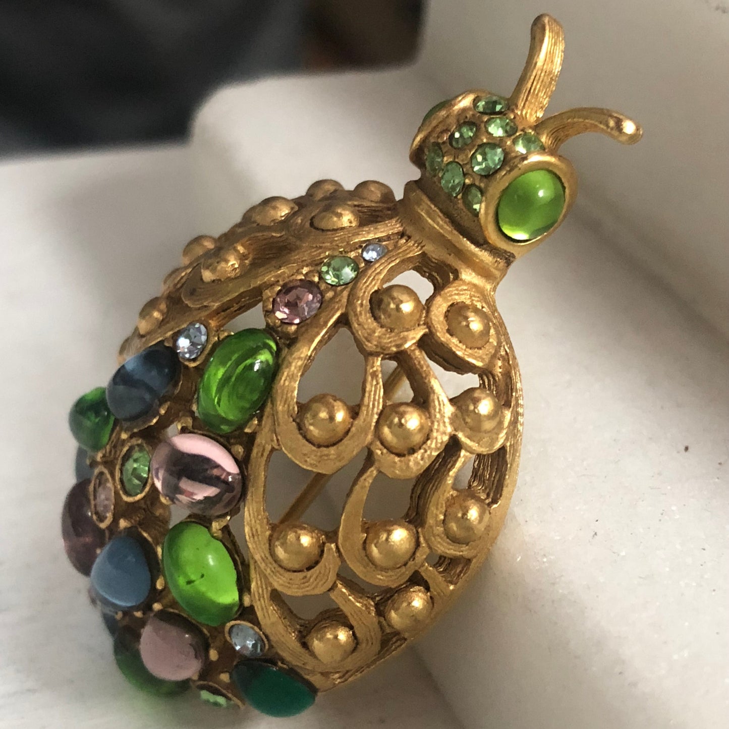 Vintage Oscar de La Renta brooch pin bug bee insect cabochon