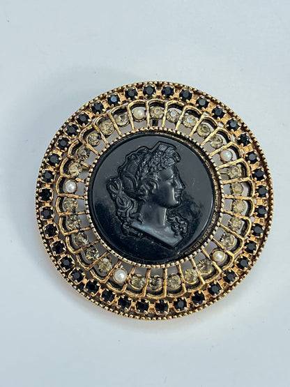 Vintage brooch pendant cameo