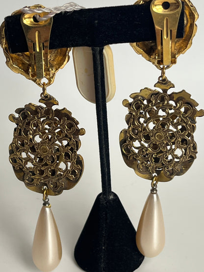 Vintage Laura Biagiotti earrings clip on dangle