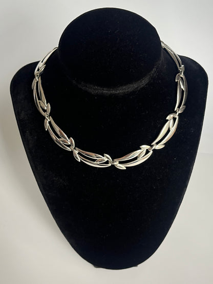 Vintage Monet silver tone  links collar